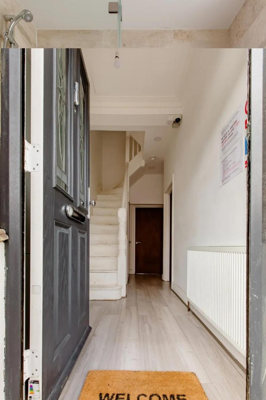 Double Room Edmonton Green, London N9 Екстериор снимка