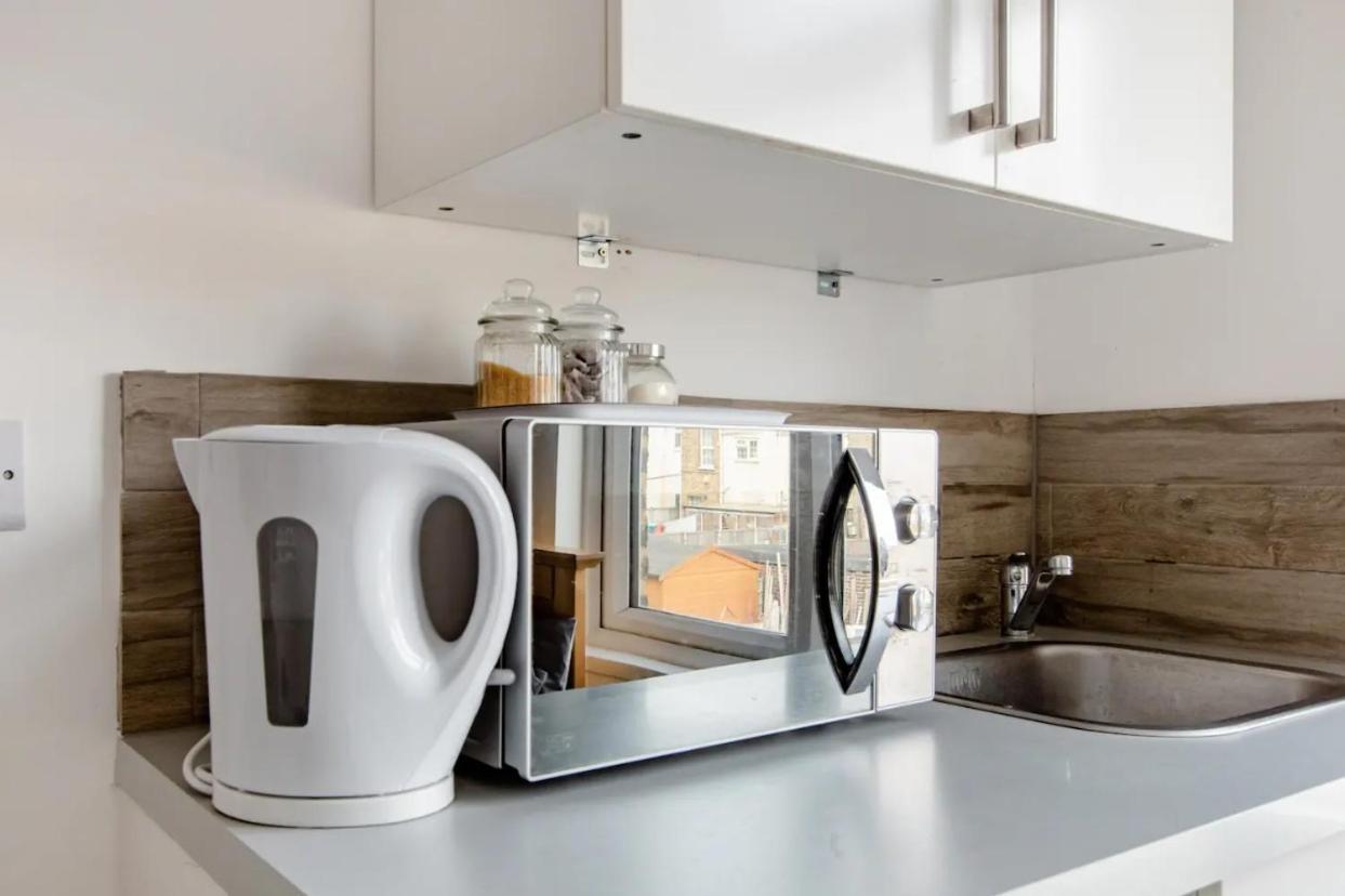 Double Room Edmonton Green, London N9 Екстериор снимка